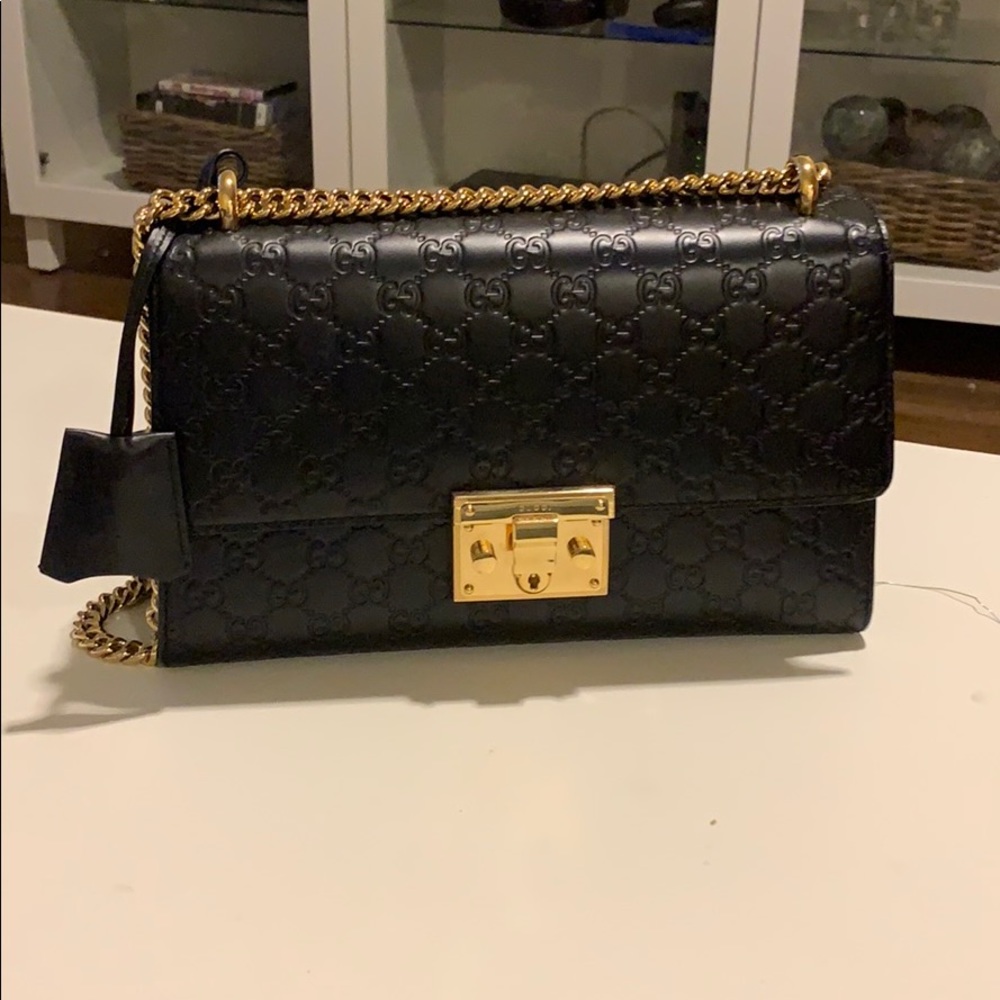 Gucci bag worn that has been worn only 2x!